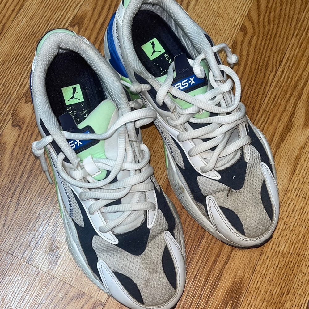 Worn mens pumas
